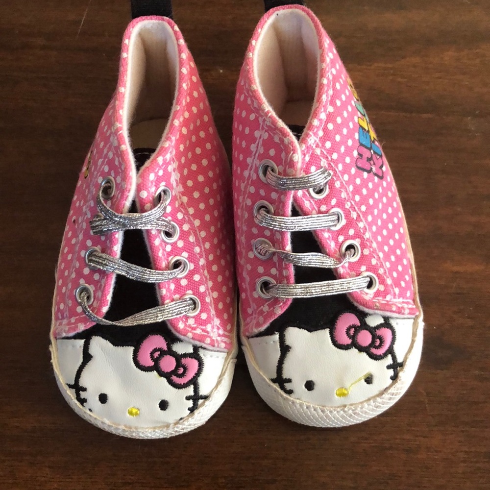 Hello kitty soft shoes - Picture 2 of 3